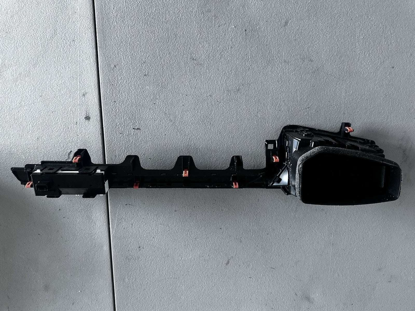 19-25 COROLLA HTBK PASSENGER RIGHT FRONT AC AIR VENT W/BEZEL OEM 4284-10