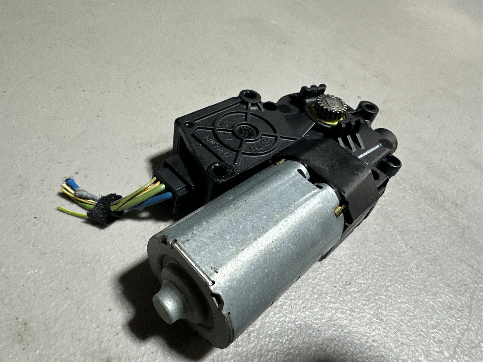 2014-2024 MINI COOPER F56 PANORAMIC SUNROOF SUN ROOF GLASS MOTOR OEM