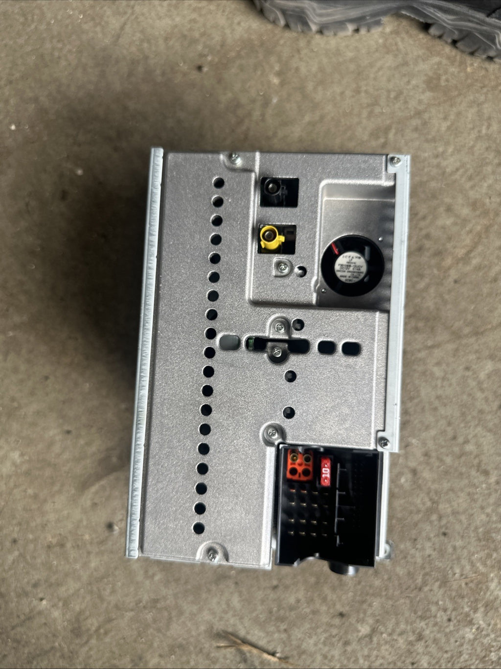 2005-07 Mercedes Benz W203, C350, C320 Radio Stereo CD Player AM FM Radio OEM