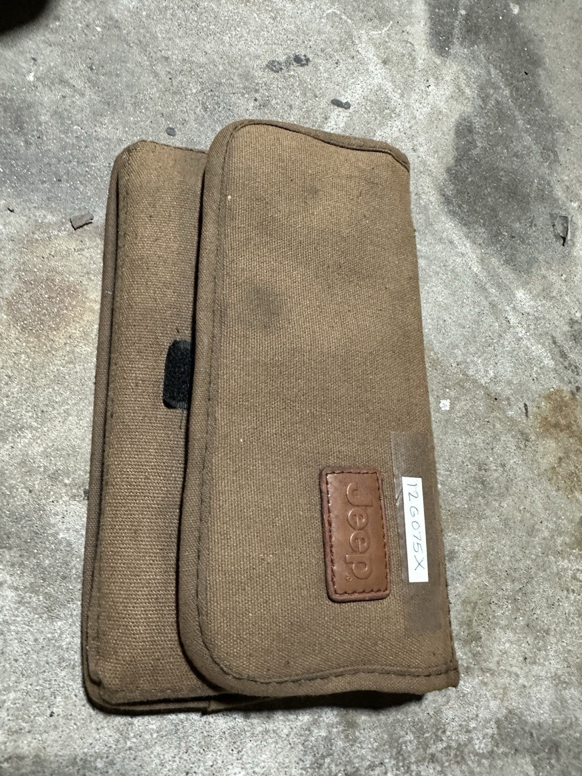 2012 Jeep Grand Cherokee Owners Manual with supplements, DVD and case