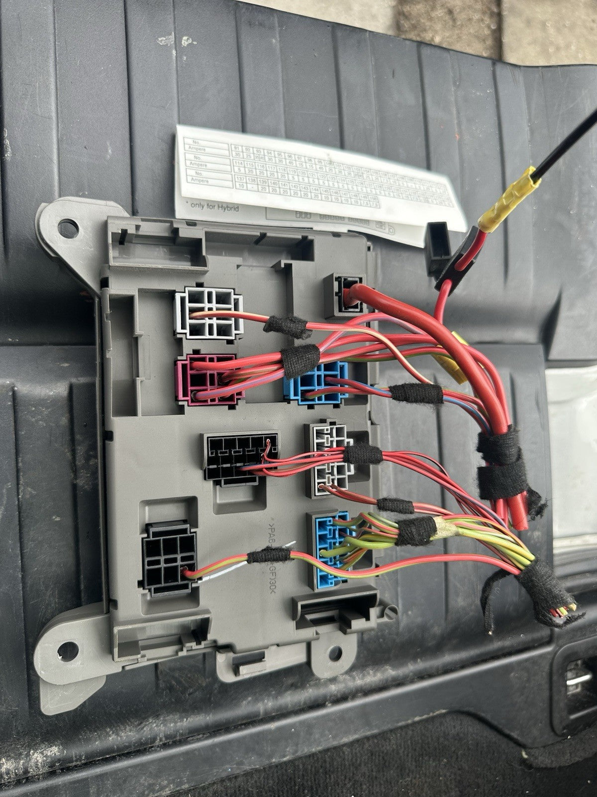 2007-2013 BMW X5 Fusebox Fuse Box Relay Module OEM