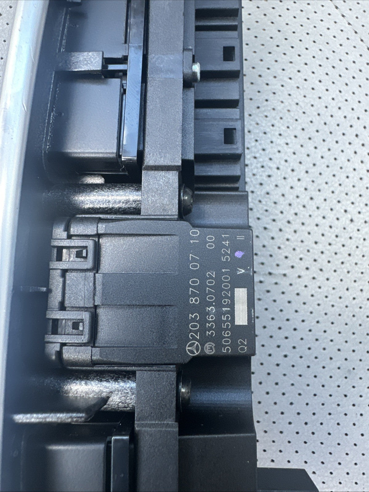 05-07 Mercedes W203 C230 Hazard Light Door Lock Switch Control Module SilverBD30