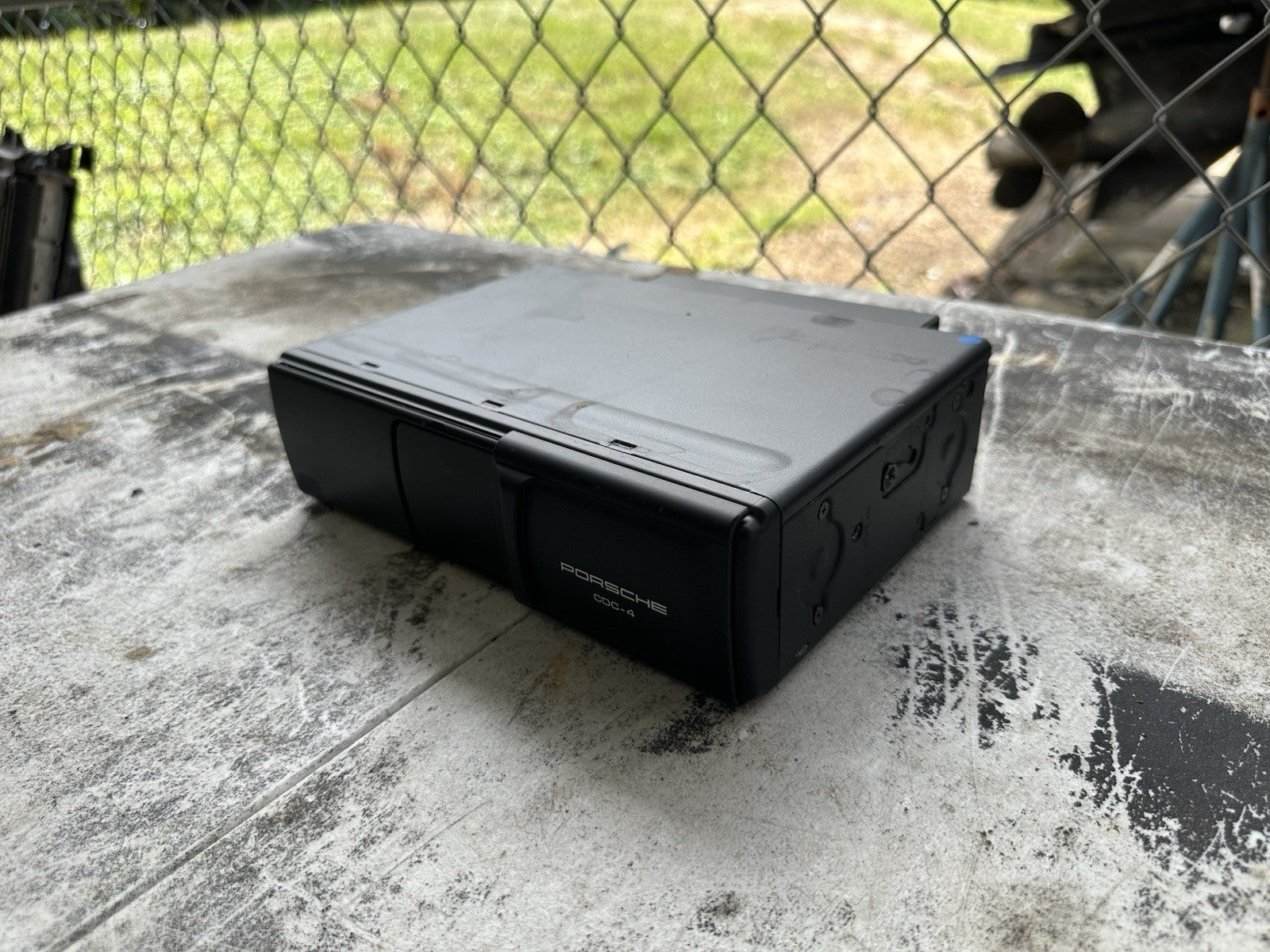 2003-2006 porsche cayenne disk cd changer player cdc-4 cdc 4 oem