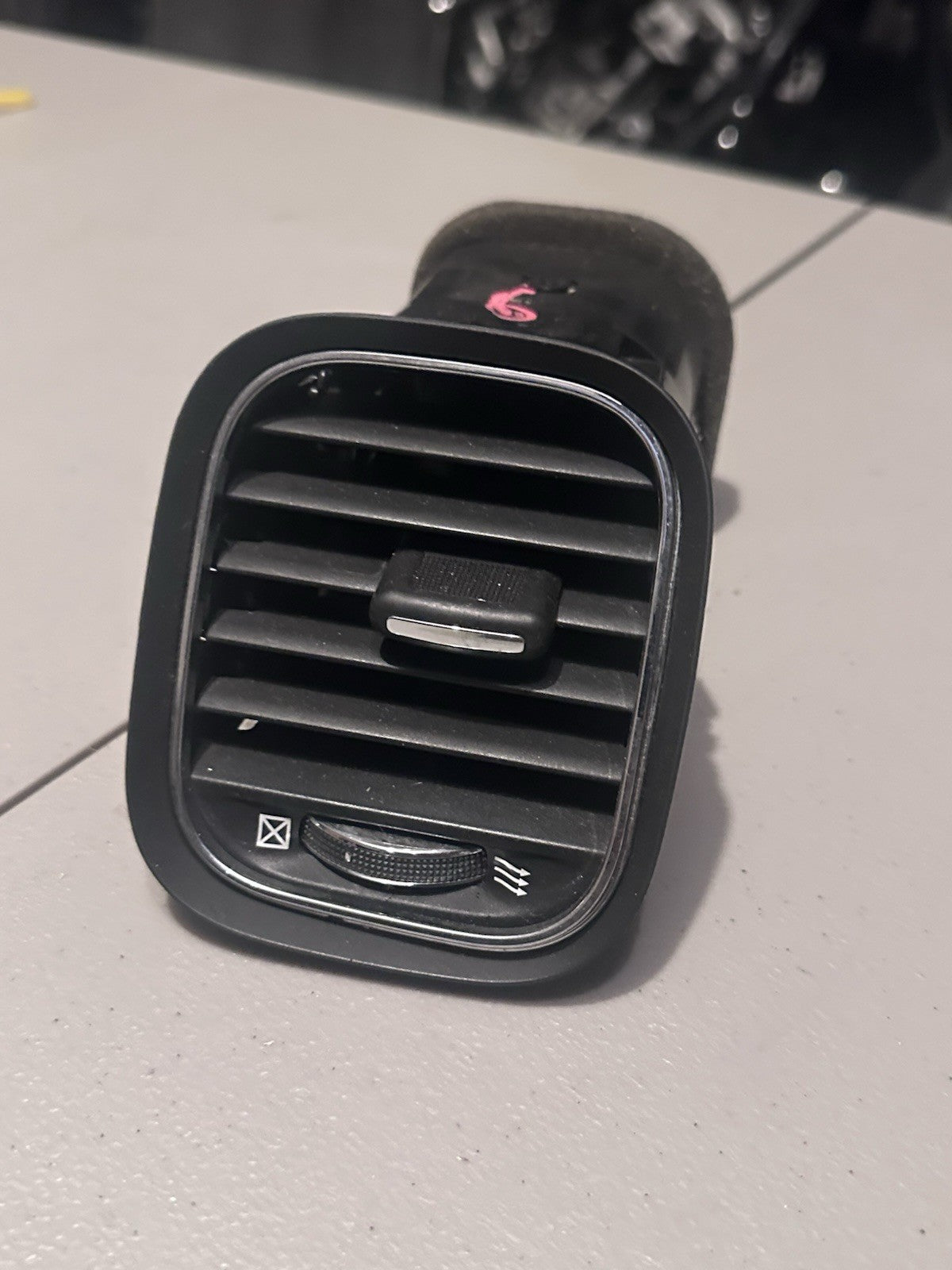 DODGE CHARGER R/T 392 11-23 RIGHT PASSENGER DASHBOARD OUTER AIR VENT GRILLE