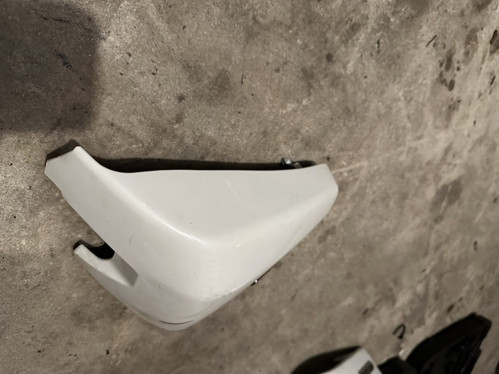 2004-2009 HONDA VT750 SHADOW AERO  PAIR RH LH SIDE COVER PANEL WHITE OEM