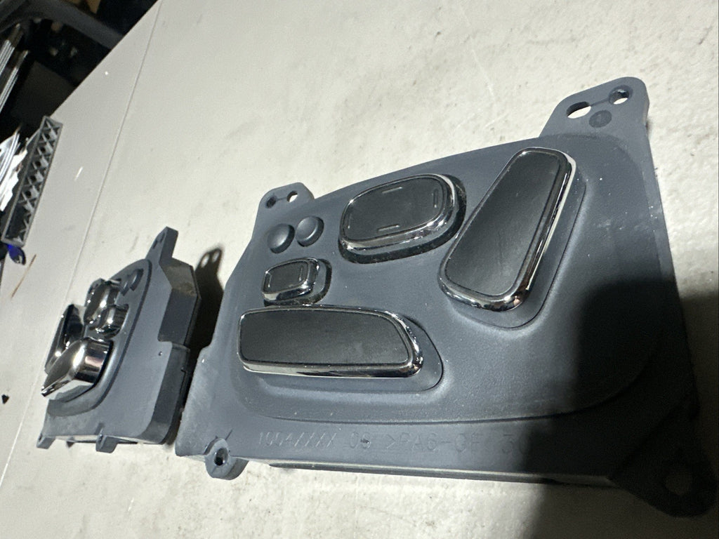 10-19 Jaguar X351 XJL XJ Front RH + LH  Side Seat Control Switch OEM