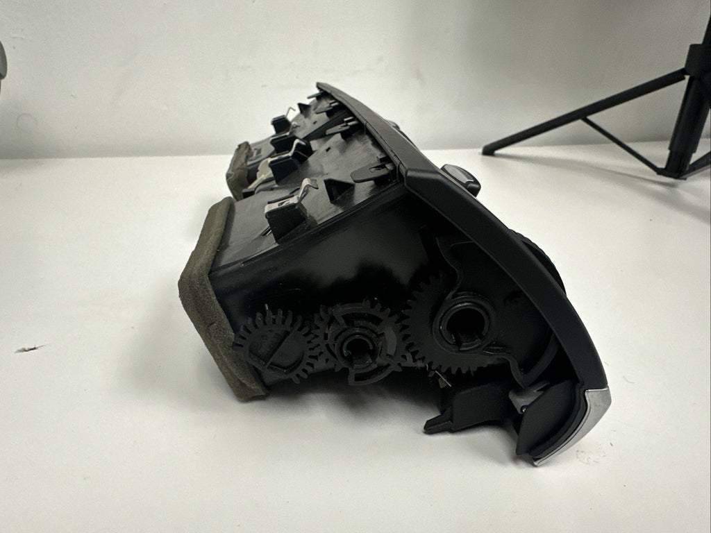 OEM 2007-2013 BMW X5 E70 FRONT CENTER DASH CLIMATE AIR VENT W/ HAZARD