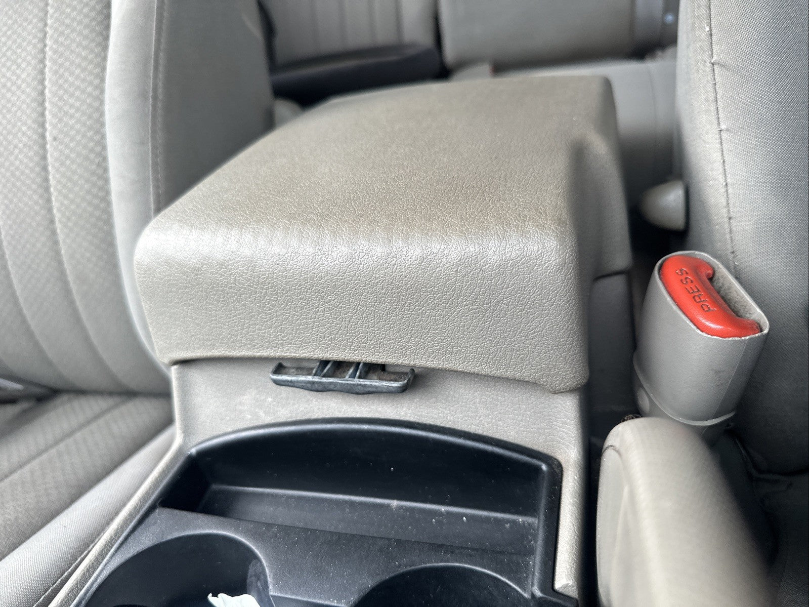 2005-2010 Jeep Grand Cherokee Center Console Lid Armrest Cover Gray OEM