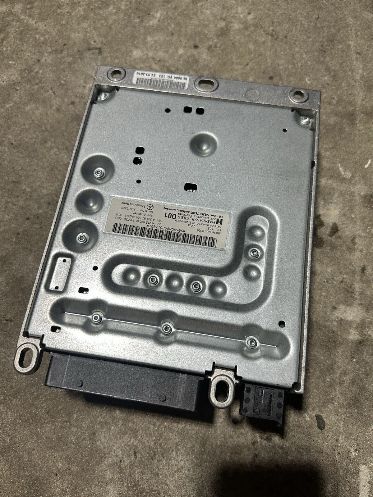 08-17 MERCEDES C250 E350 RADIO STEREO HARMAN BECKER AMPLIFIER AMP 212 870 01 94