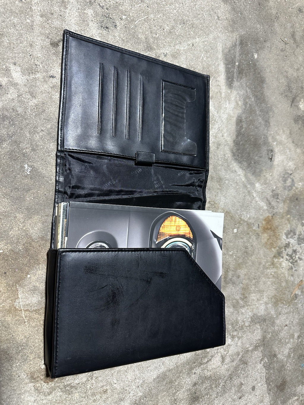 2011 BMW X5 X6 X5/X6 M owners manual & portfolio