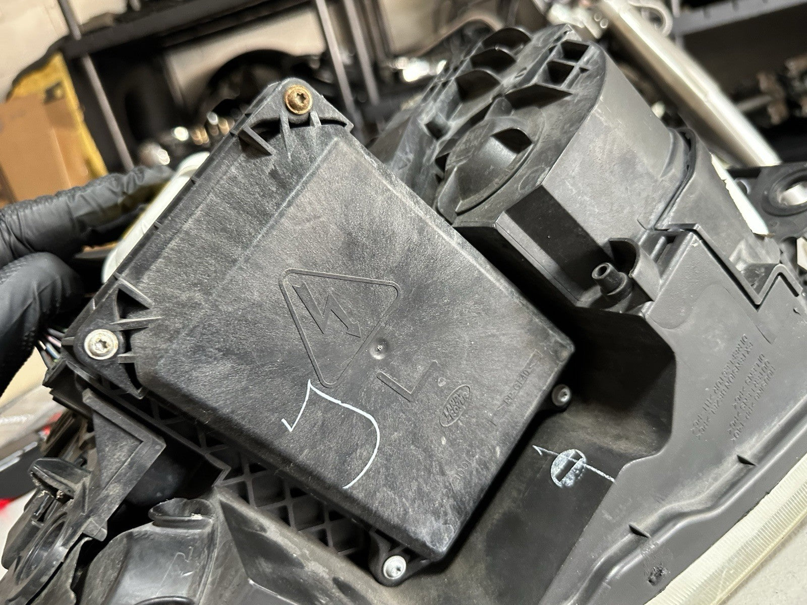 OEM 2006-2009 Land Rover LR3 4.4L Left Driver Xenon Headlight Lamp Tested