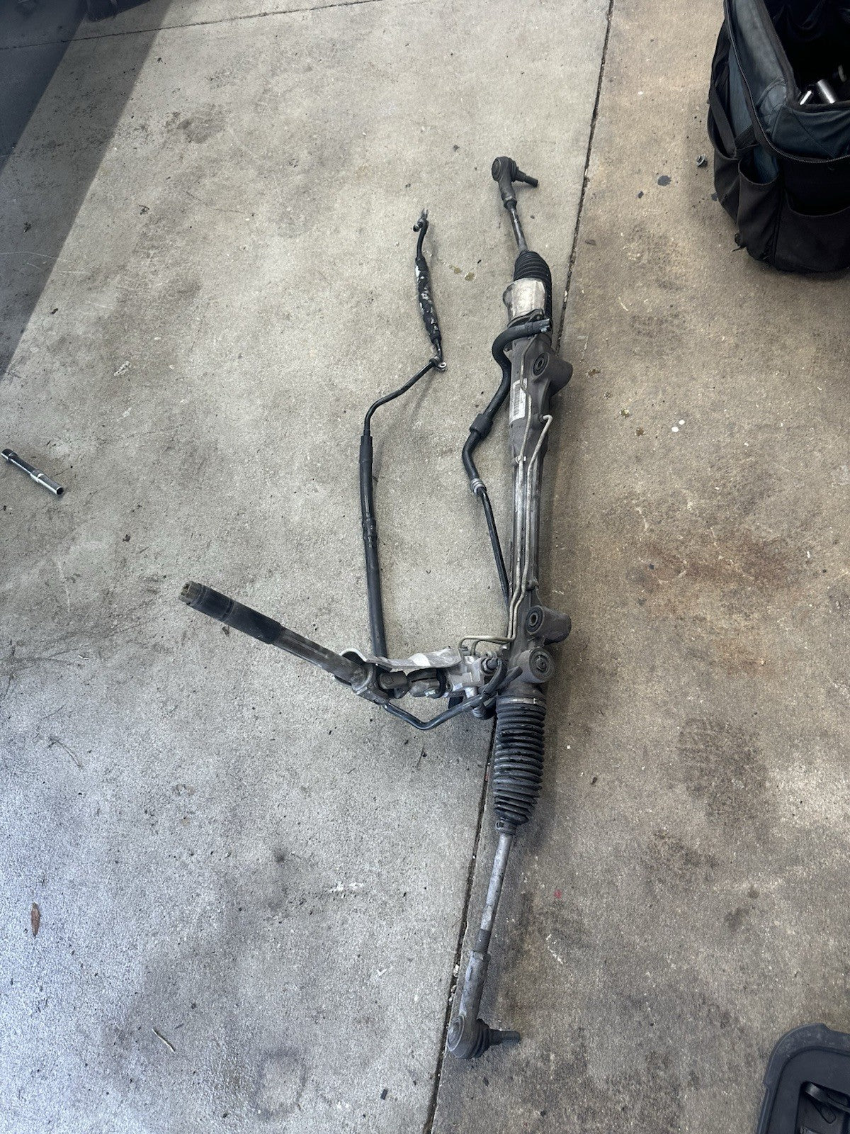 03-10 PORSCHE CAYENNE POWER STEERING RACK AND PINION OEM