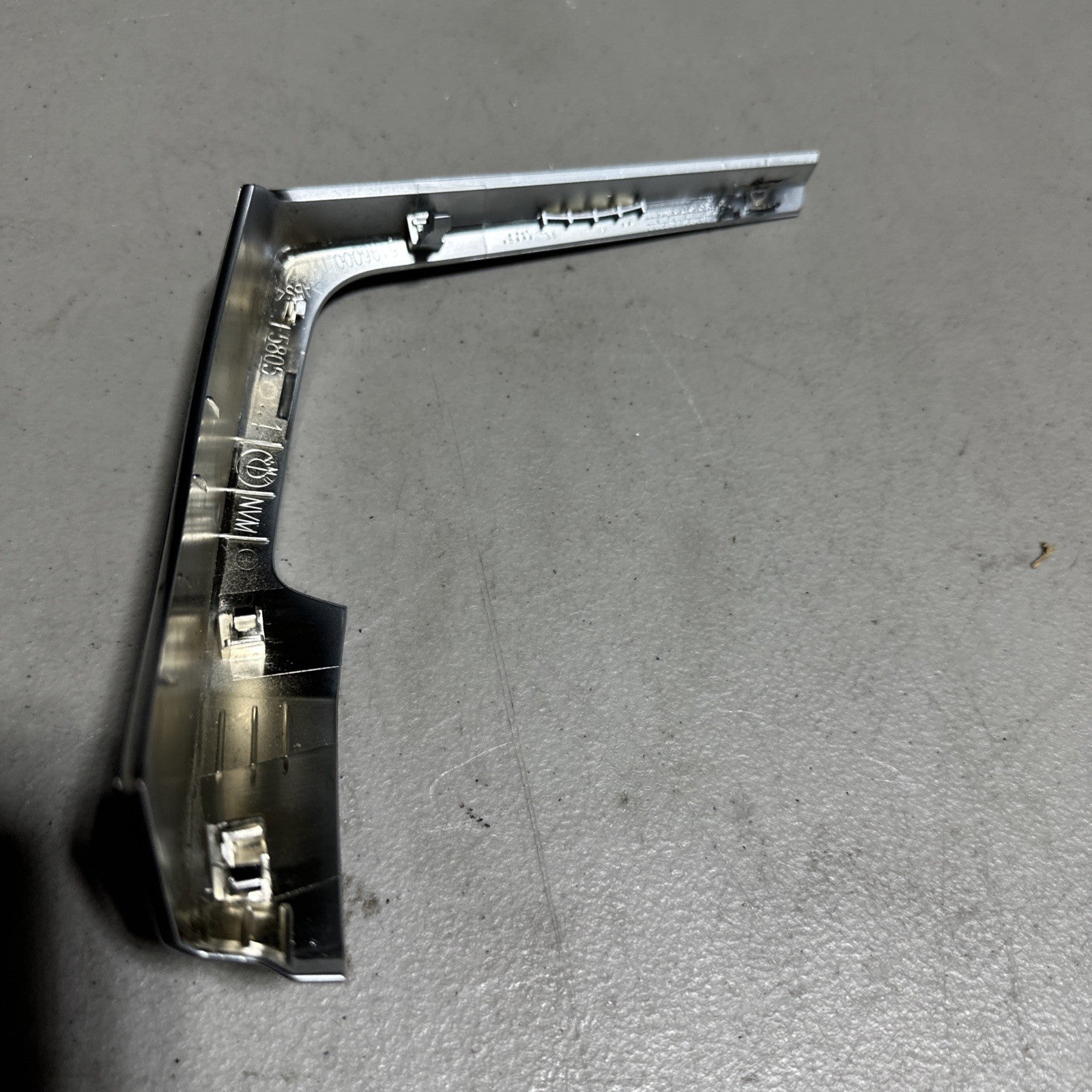 2014-2018 BMW X5 F15 DASH LEFT SIDE AC AIR VENT GRILLE BEZEL MOLDING TRIM OEM