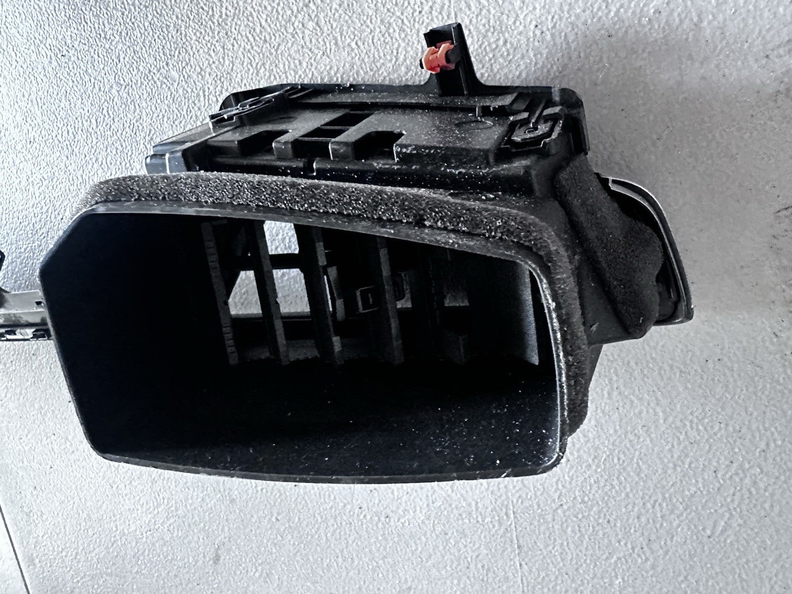 19-25 COROLLA HTBK PASSENGER RIGHT FRONT AC AIR VENT W/BEZEL OEM 4284-10