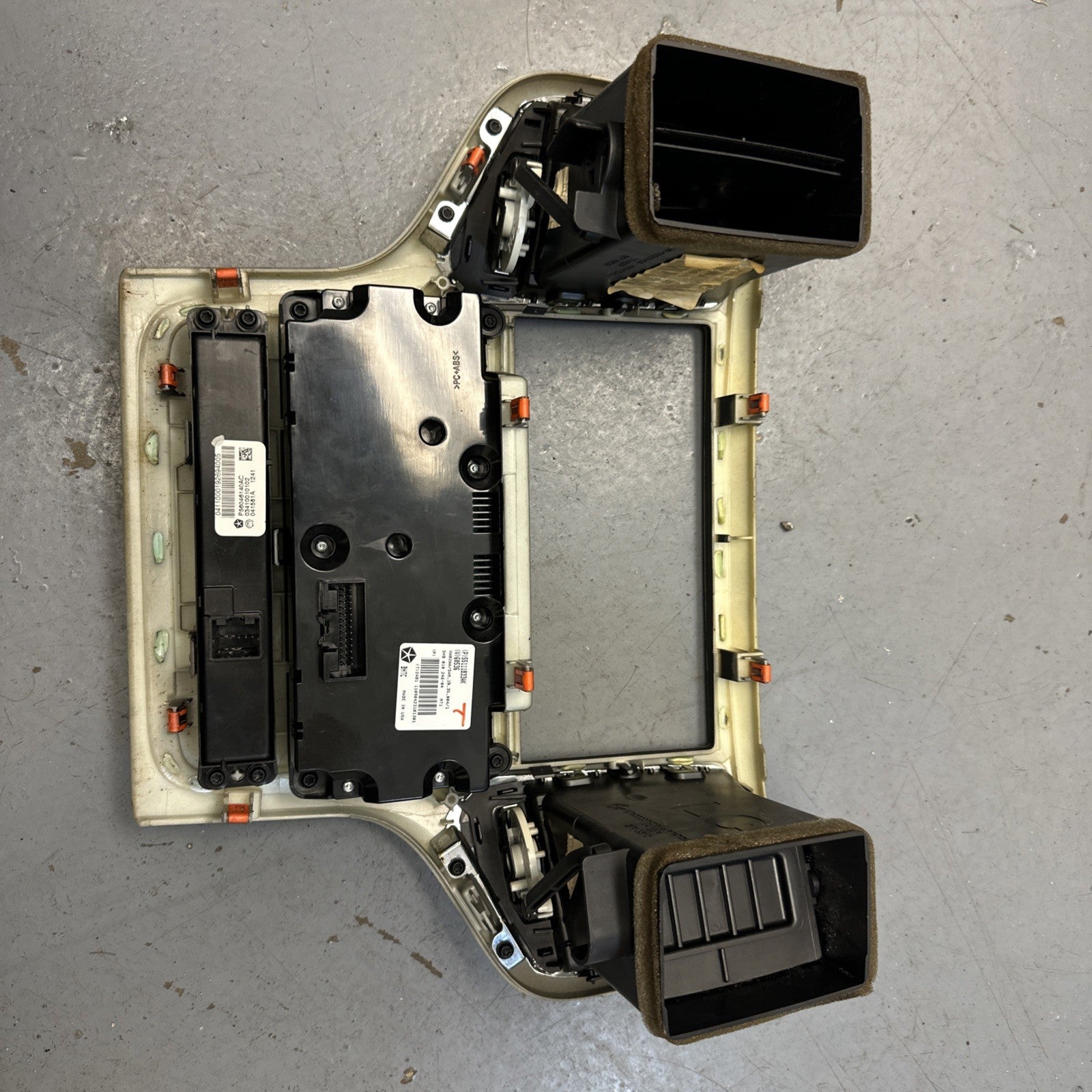 11-13 OEM Jeep Grand Cherokee Center Dash Radio Trim Bezel Panel Air Vent Silver