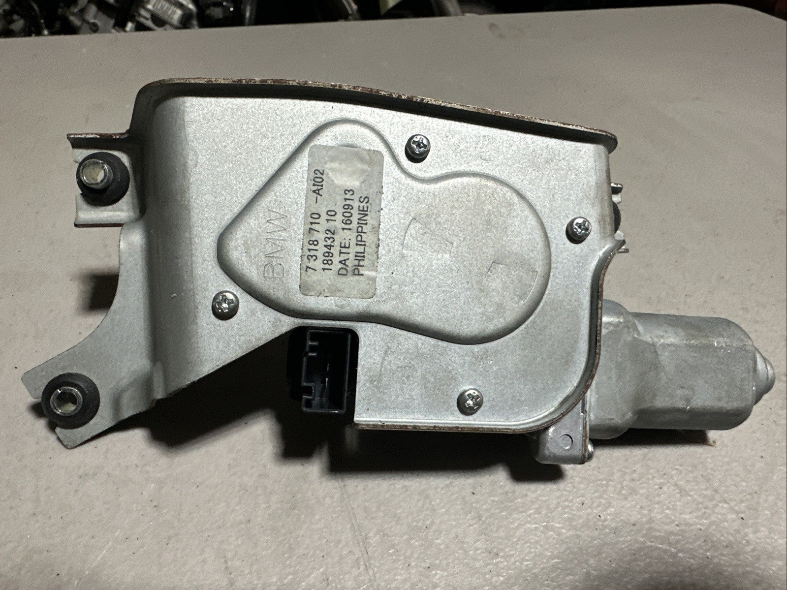 2014-2018 BMW X5 - REAR Hatch Wiper Motor 7318710