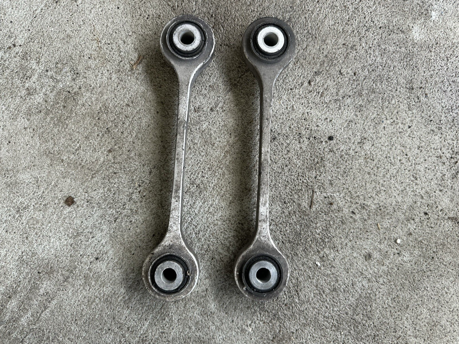 2003-2010 Porsche Cayenne Front Right Sway Bar End Link Pair 03-10