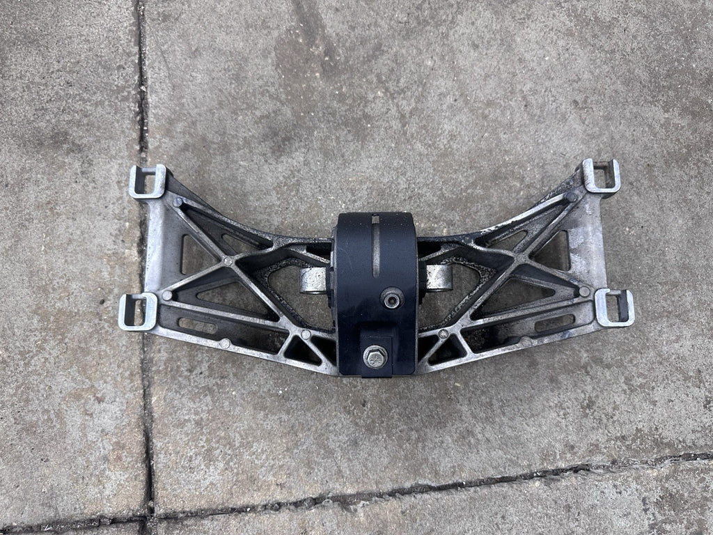 2010-2015 Jaguar XJ Transmission Mount Bracket Brace AW93-6A026-A 10-15