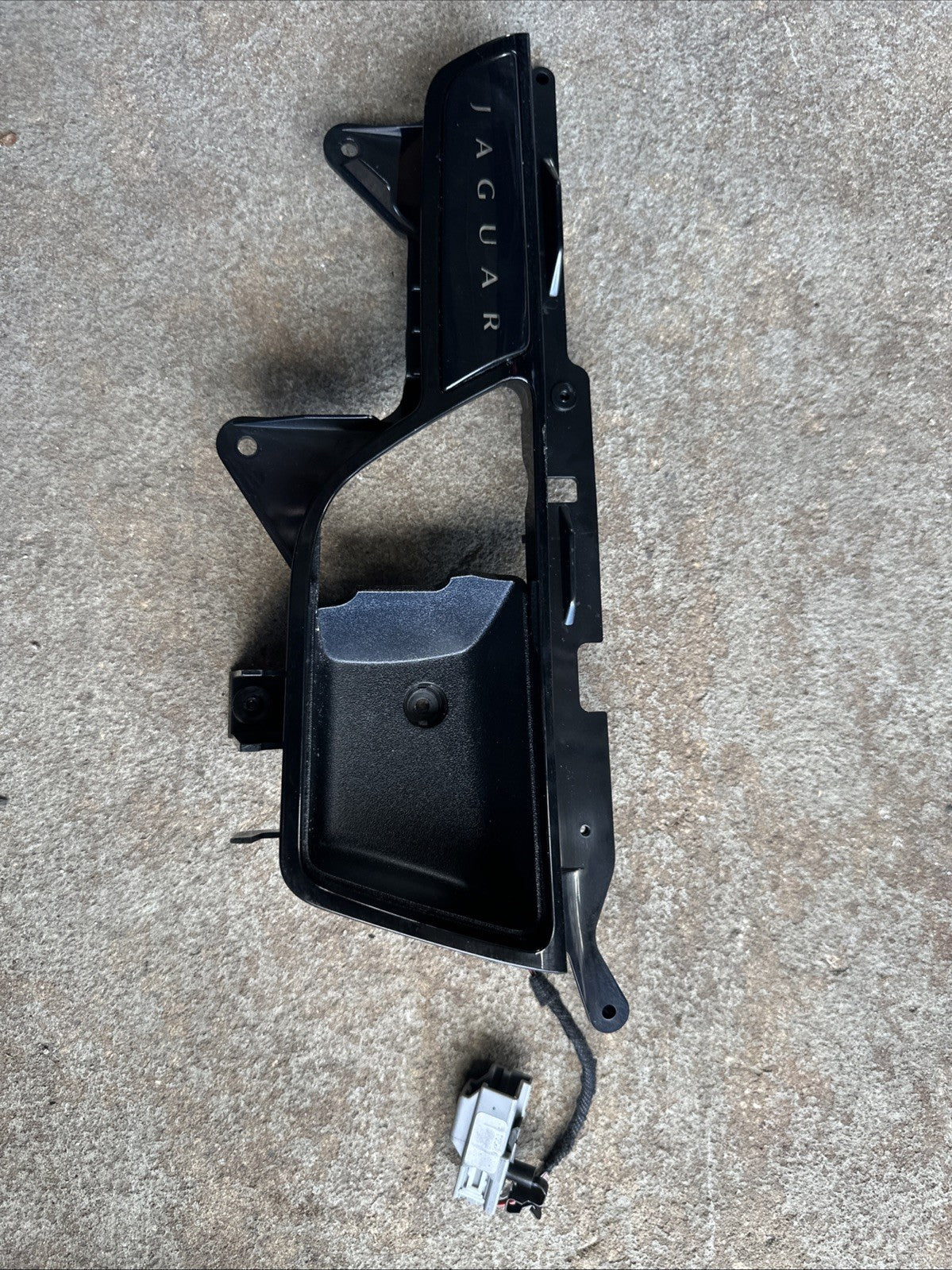 2010-2013 JAGUAR XJL REAR LEFT INTERIOR DOOR HANDLE W/O HANDEL OEM