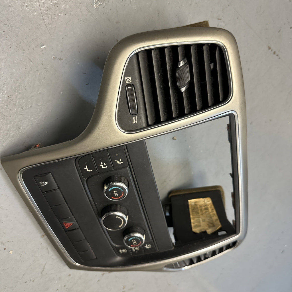 11-13 OEM Jeep Grand Cherokee Center Dash Radio Trim Bezel Panel Air Vent Silver