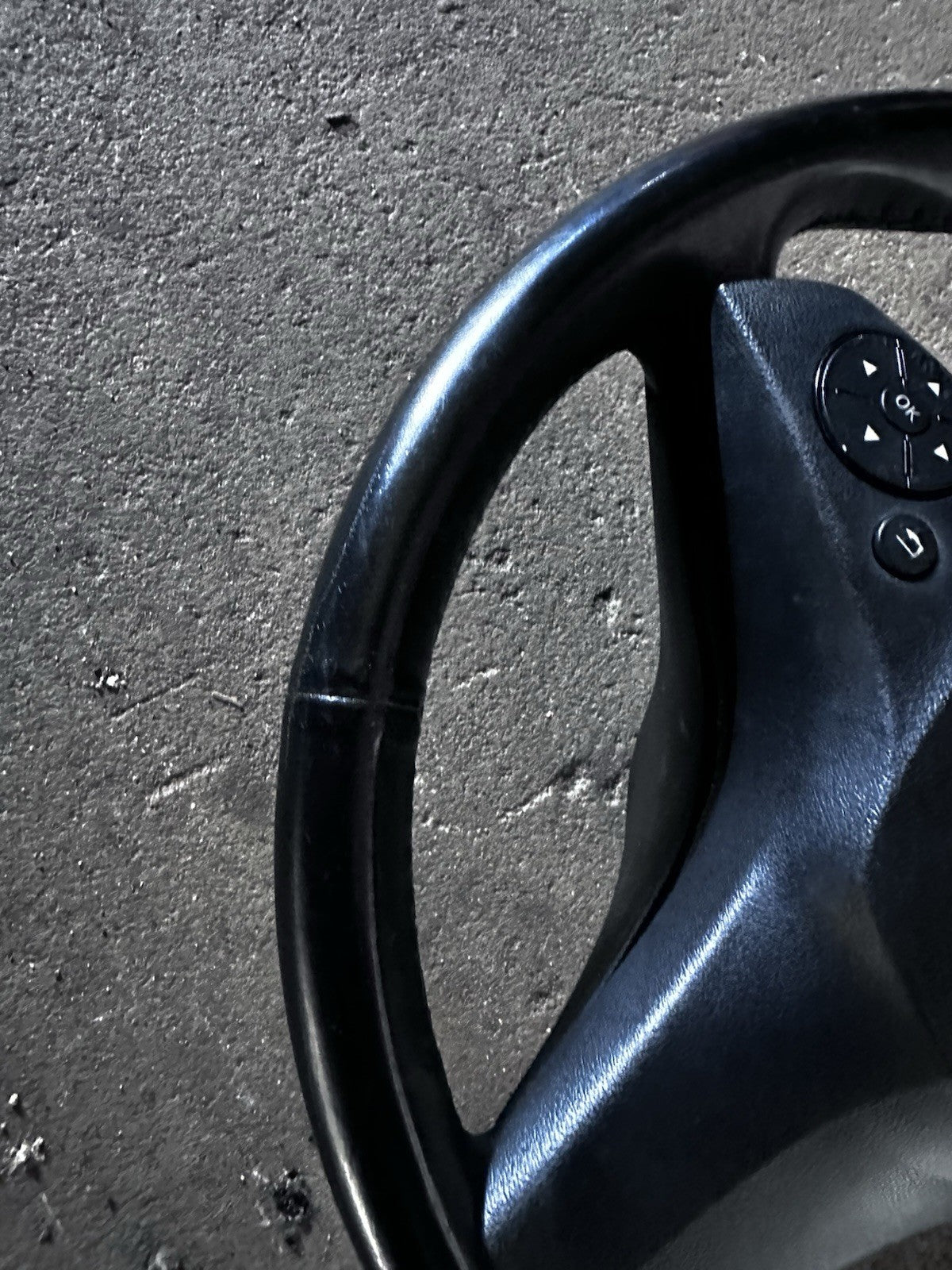 11-12 Mercedes C300 Steering Wheel