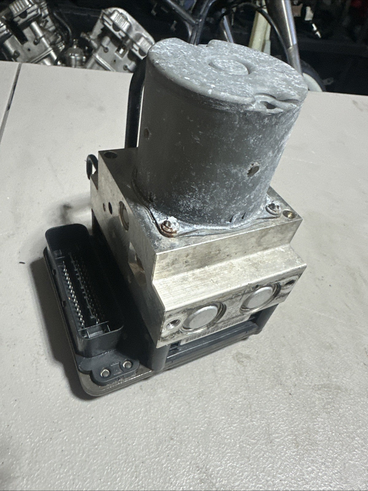 BMW X5 E70 2011 ABS Pump 6798286