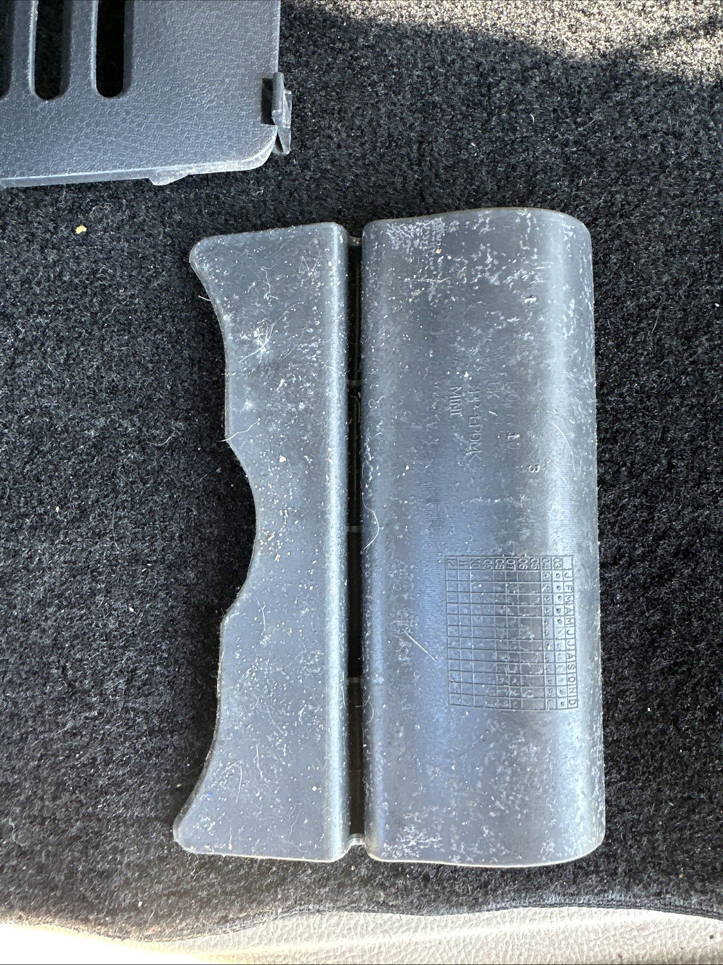 2002 - 2006 MINI COOPER WHEEL COLUMN LOWER TRIM PANEL BEZEL COVER 140980 7121738