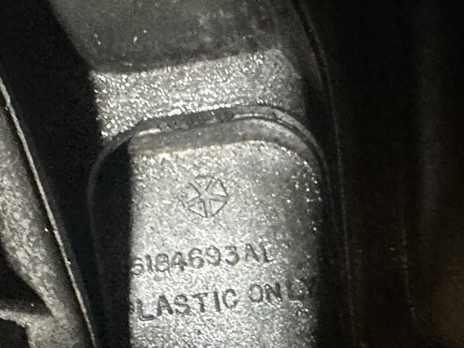 11-22 CHRYSLER DODGE JEEP 3.6L UPPER PLENUM INTAKE MANIFOLD ASSEMBLY OEM xsx