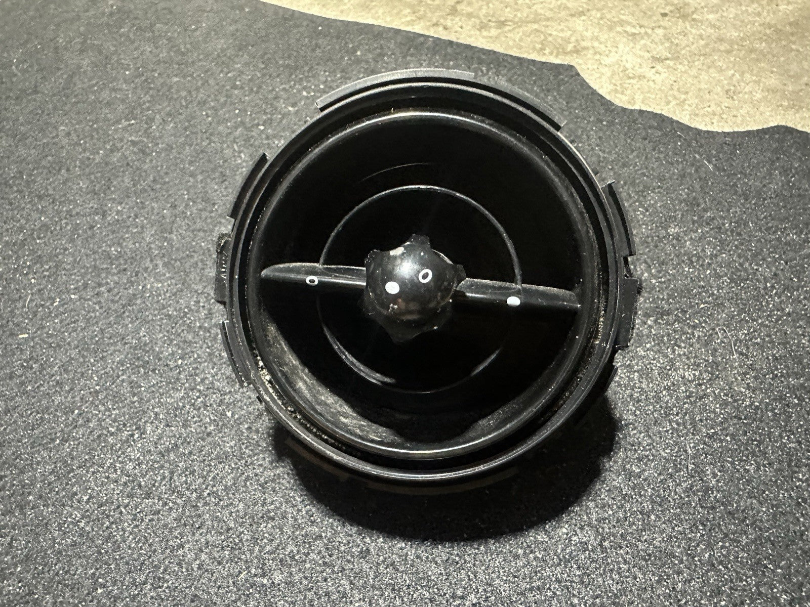 OEM Mini Cooper R50 R52 02-08 Front Left or Right Dash AC Air Vent 64226800887