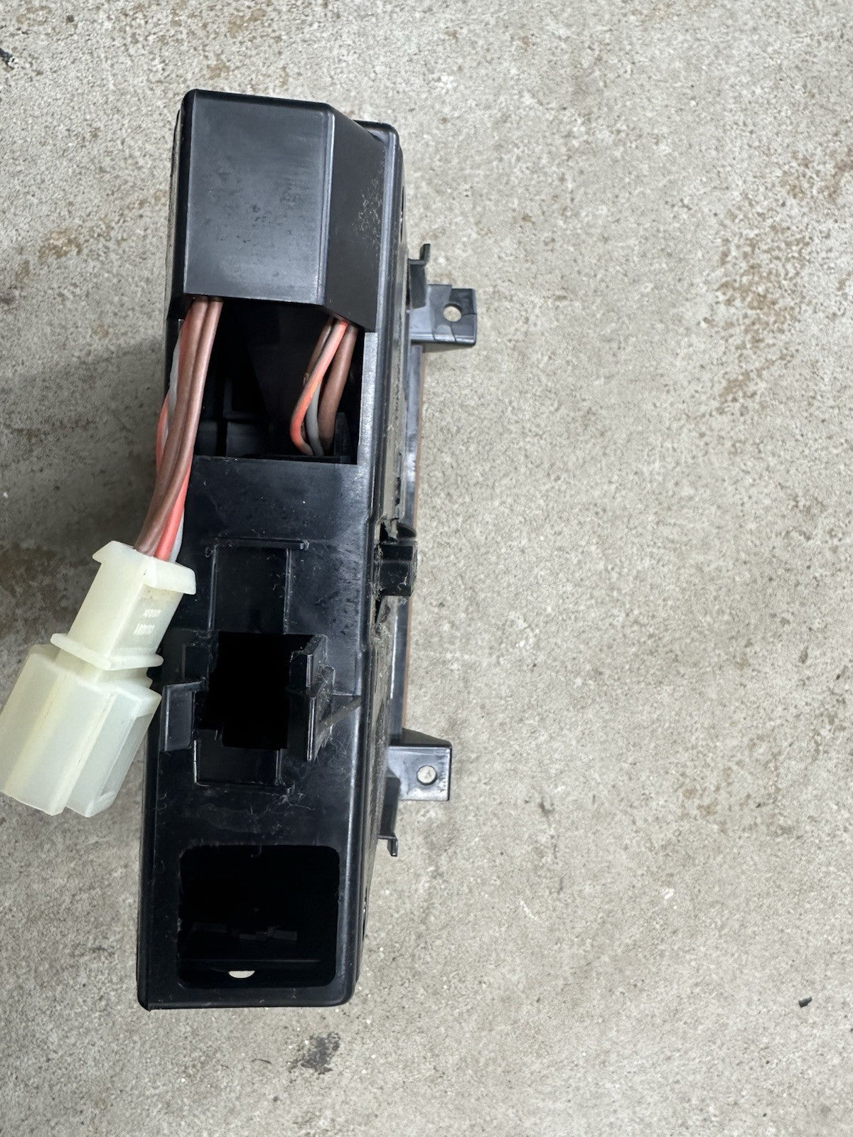 2004 Porsche Cayenne S ✦ Center Dash Console Tray 7L5857321A OEM G1-3