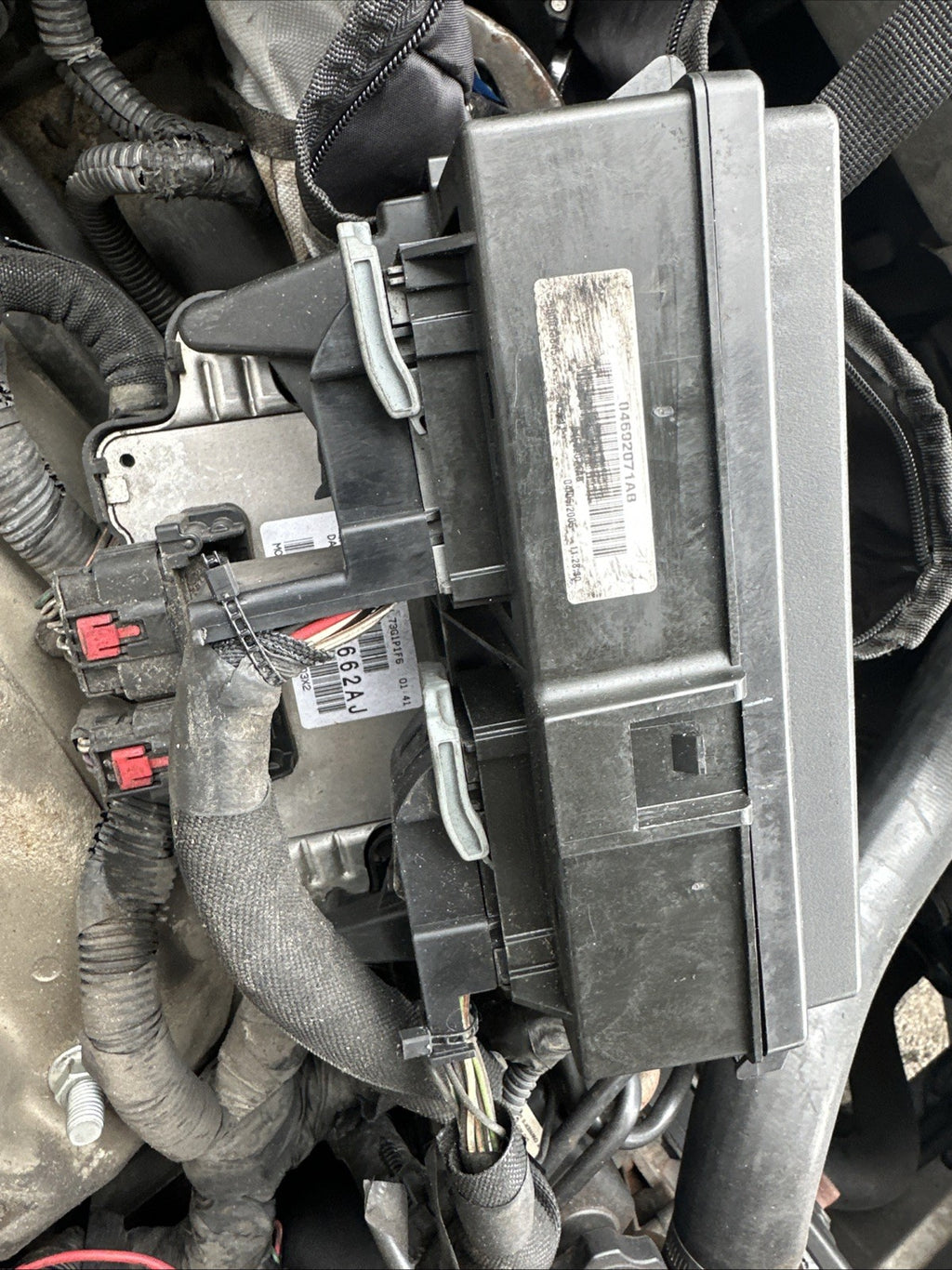 Jeep Grand Cherokee TIPM Power Supply Body Control Module 04692071AB Fuse Box