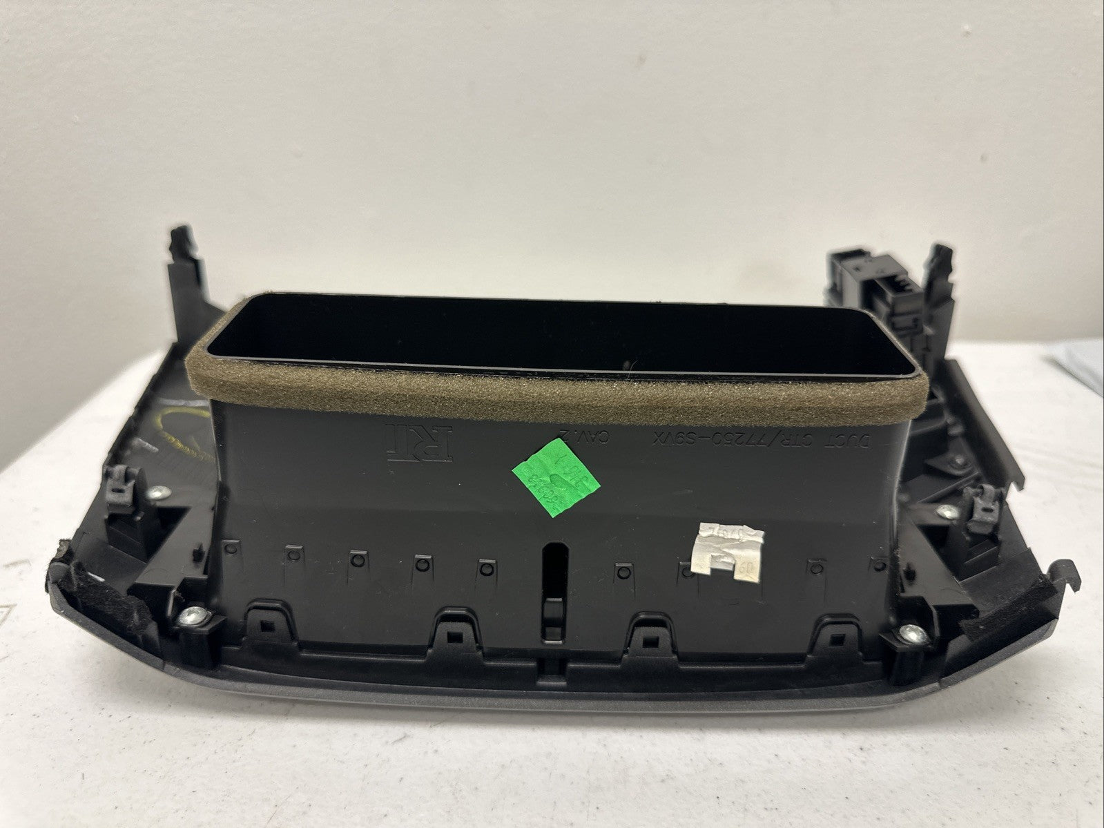 2006-2008 Honda Pilot Center Dash Radio Trim Bezel Center Air Vents