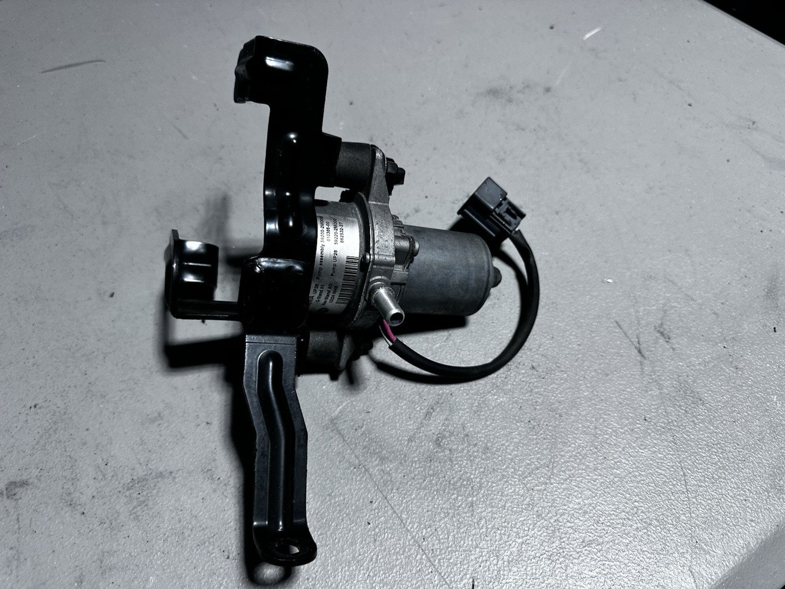 2010-2016 Hyundai Genesis Coupe Vacuum Pump 59200-2M000 OEM Tested