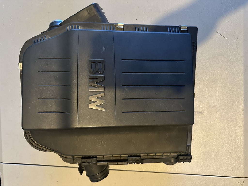 2007-2013 BMW GENUINE AIR INTAKE BOX FILTER CLEANER USED OEM 1371755654707