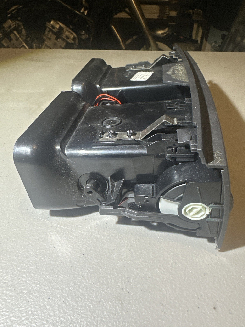 2011 MERCEDES C-CLASS Center Dash Air Vent2008-2011a2048307354