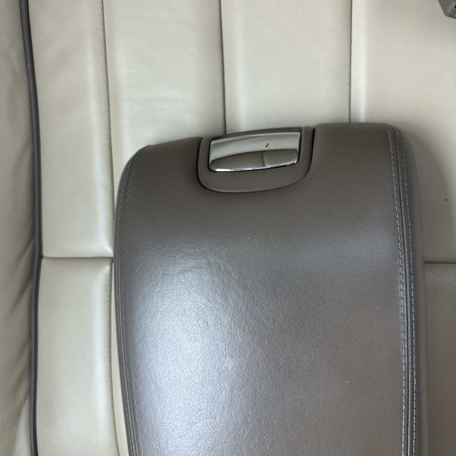 05-06 Jaguar S-Type X206 Front Center Console Armrest Arm Rest Trim AMB OEM