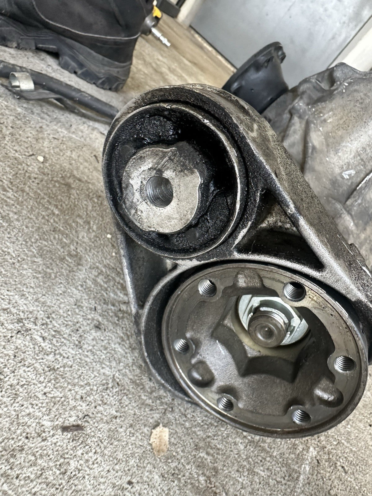 03-10 Porsche Cayenne 955 957 Front Diff Differential Axle Carrier Assembly OEM