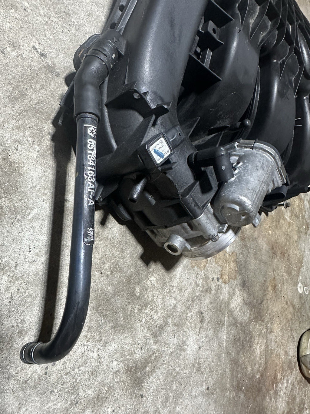 11-22 CHRYSLER DODGE JEEP 3.6L UPPER PLENUM INTAKE MANIFOLD ASSEMBLY OEM xsx