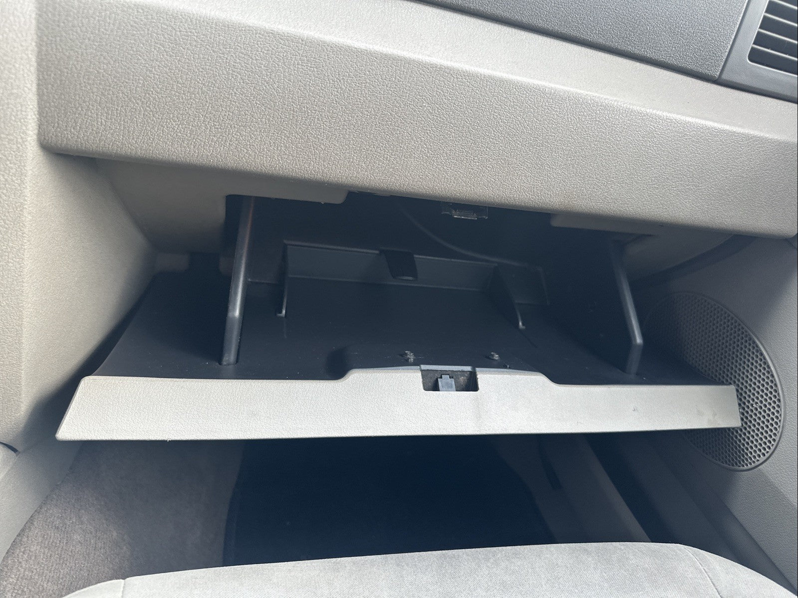2005 2006 2007 Jeep Grand Cherokee / Commander Glove Box Compartment Slate Gray