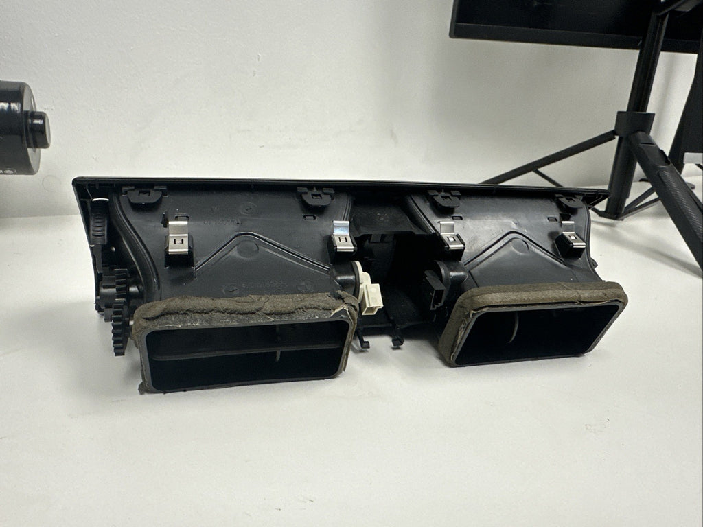OEM 2007-2013 BMW X5 E70 FRONT CENTER DASH CLIMATE AIR VENT W/ HAZARD