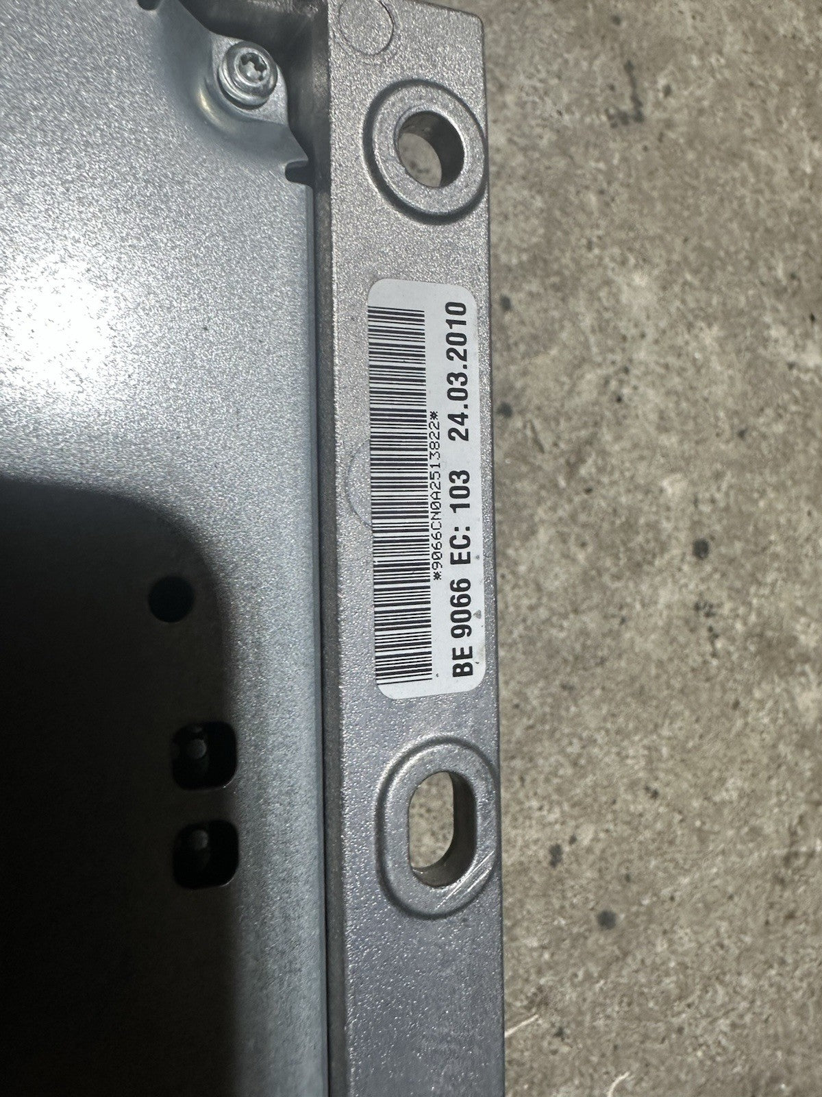 08-17 MERCEDES C250 E350 RADIO STEREO HARMAN BECKER AMPLIFIER AMP 212 870 01 94