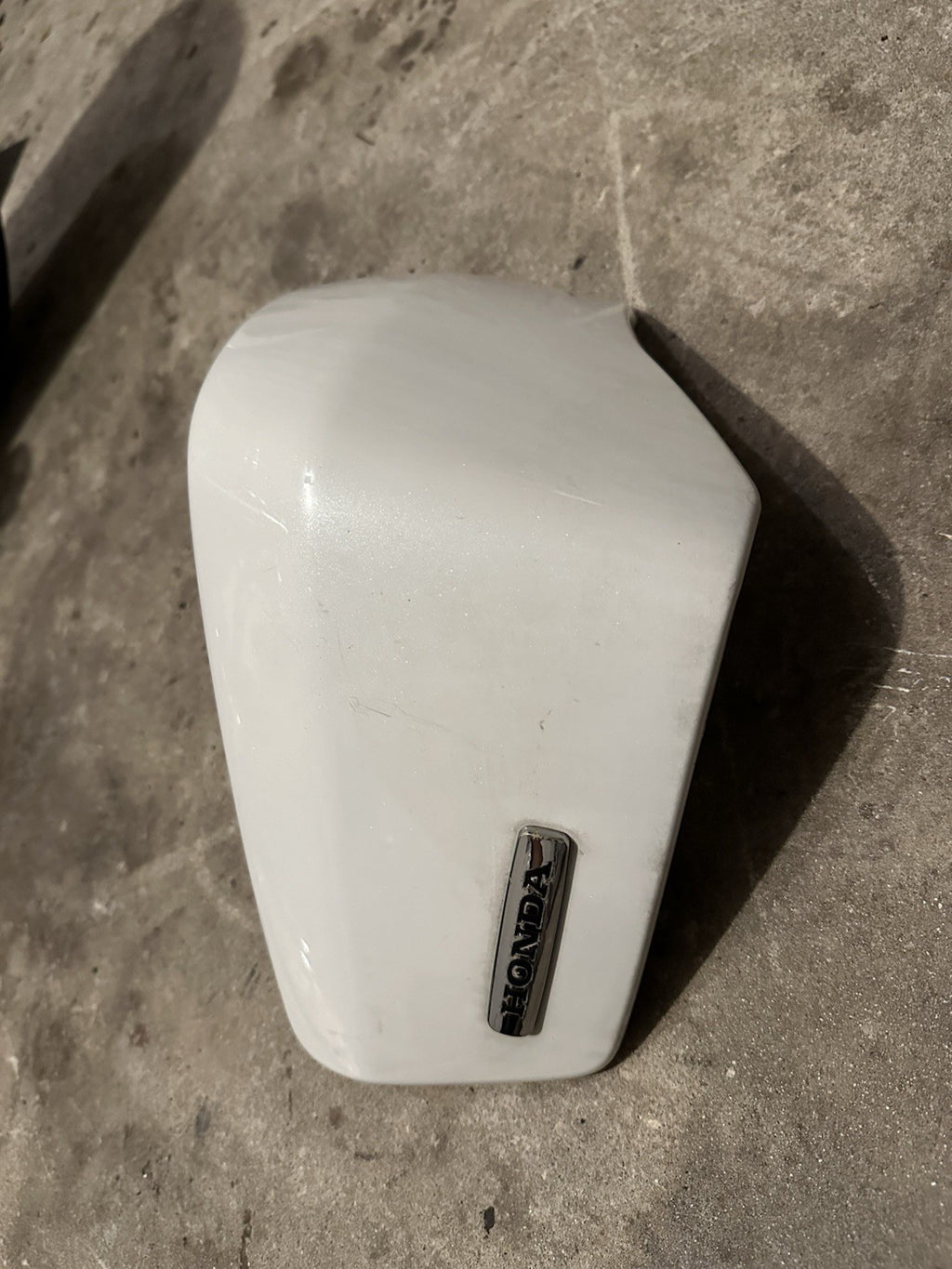 2004-2009 HONDA VT750 SHADOW AERO  PAIR RH LH SIDE COVER PANEL WHITE OEM