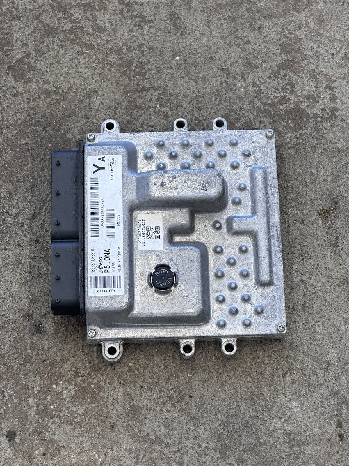 2010-2015 Jaguar Land Rover Engine Computer Module ECU ECM 8W83-12B684-YA OEM