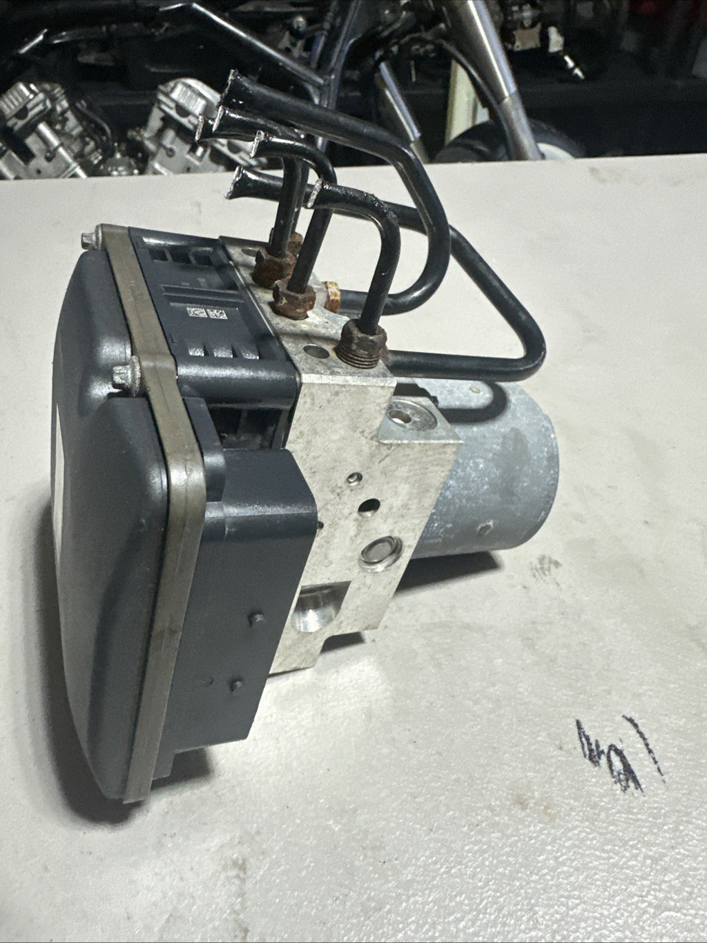 BMW X5 E70 2011 ABS Pump 6798286