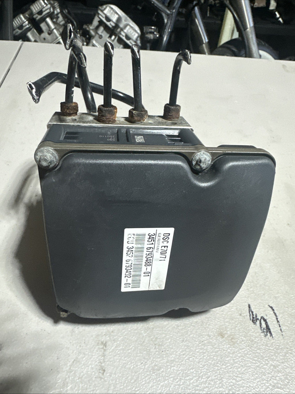 BMW X5 E70 2011 ABS Pump 6798286