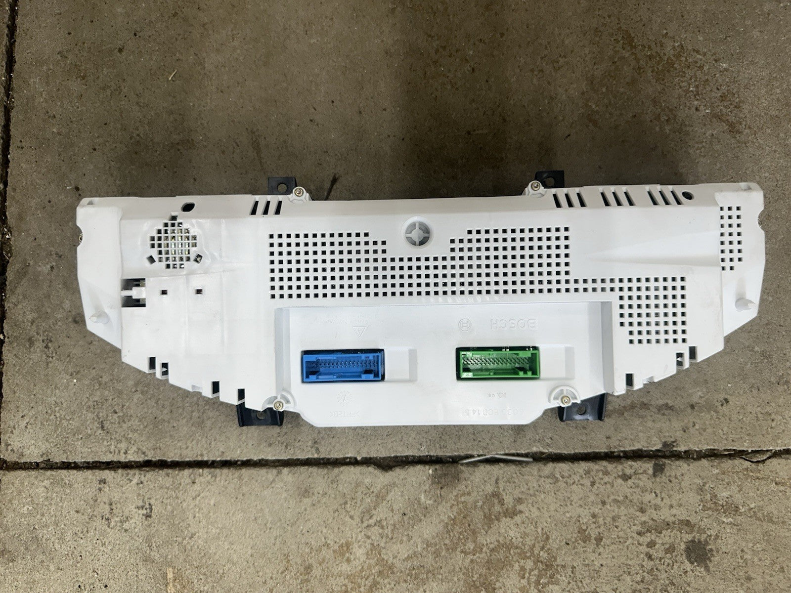 03-05 Porsche Cayenne Dashboard Gauge Cluster Speedometer 7L5920970 OEM 96KMiles