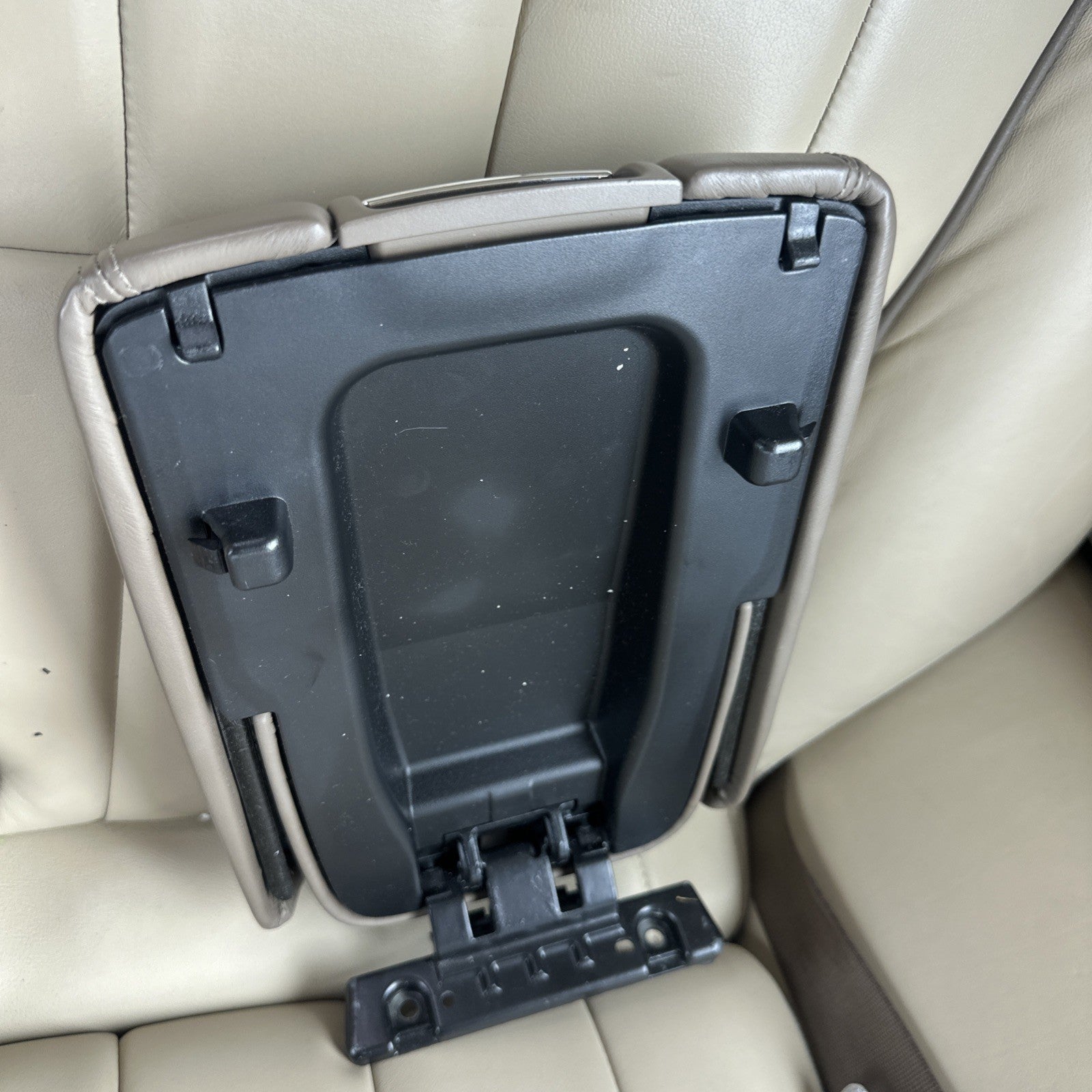 05-06 Jaguar S-Type X206 Front Center Console Armrest Arm Rest Trim AMB OEM