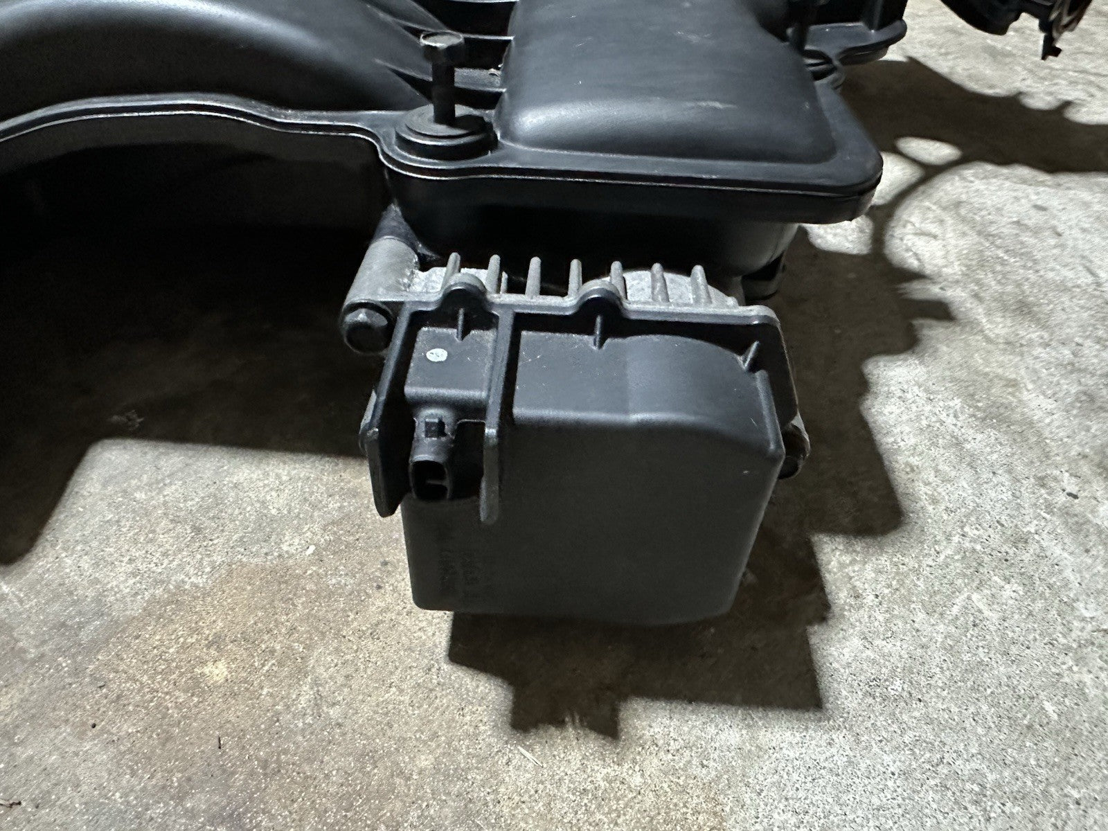 07-10 Charger Magnum Chrysler 300 3.5L V6 Upper Air Intake Manifold SAEPA6-GF30