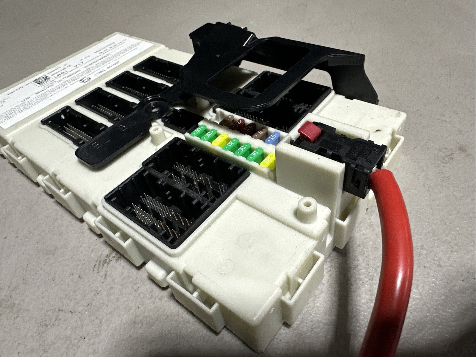 BMW X5 13-18 2.0 Petrol Body Domain Controller Fuse Box 6825527  365207
