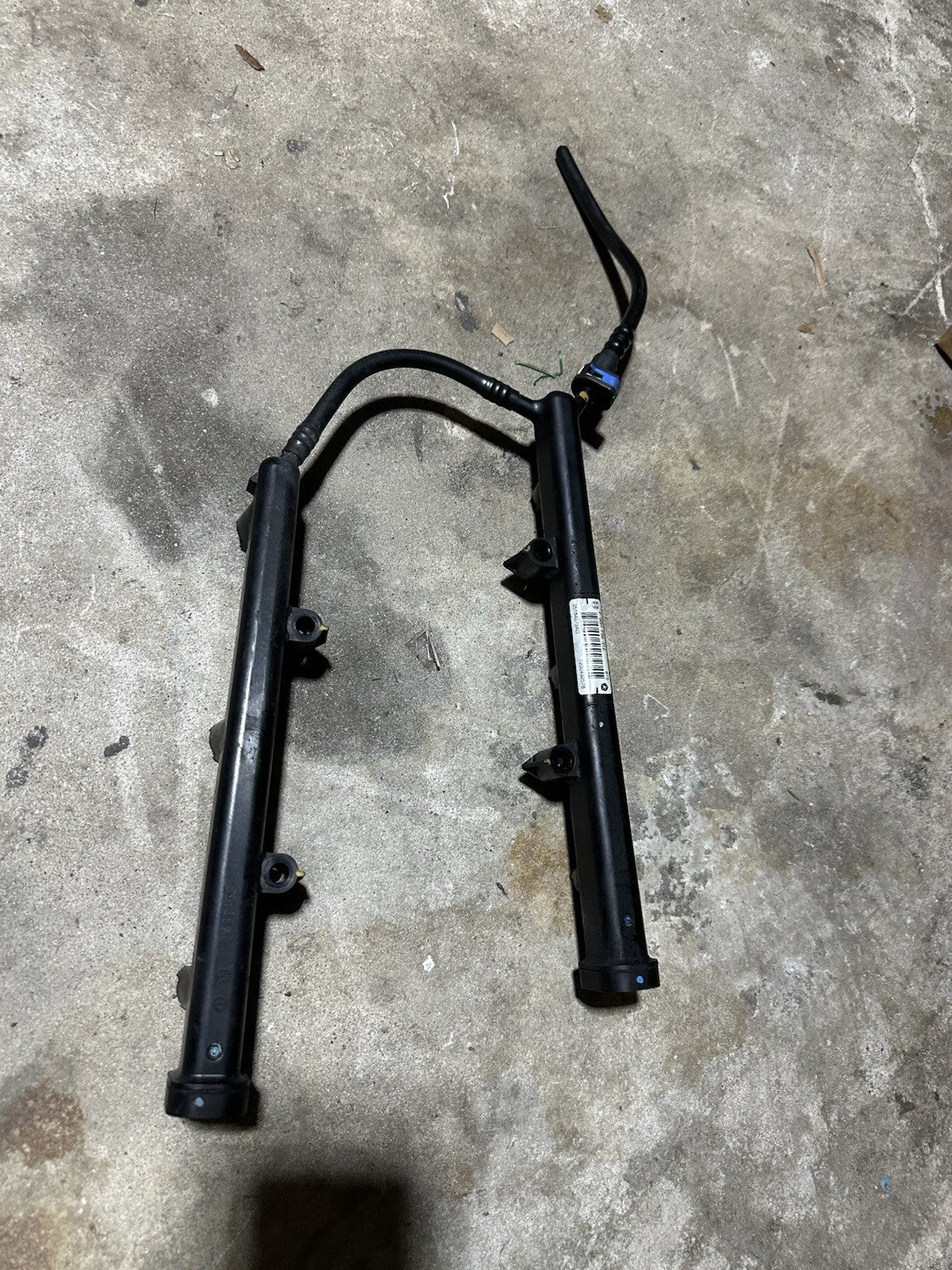 Dodge Jeep Chrysler RAM 3.6L Fuel Rail w/ Injectors 11-23 Used OEM 05184079AD